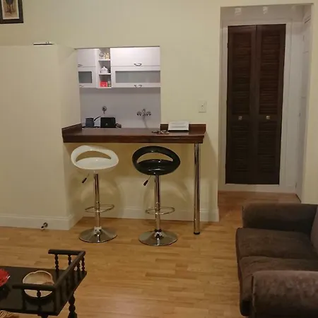 Excelente Departamento Con Balcon A La Calle Sobre Avenida Buenos Aires Exterior photo