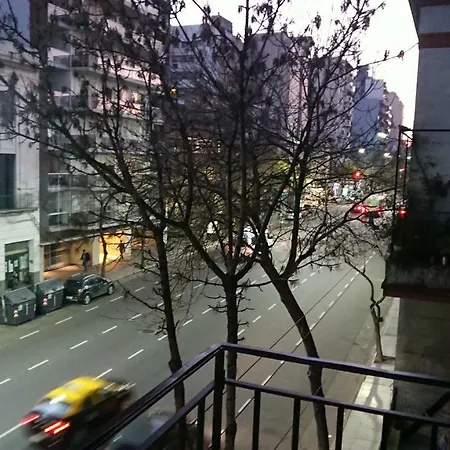 Excelente Departamento Con Balcon A La Calle Sobre Avenida Buenos Aires Exterior photo