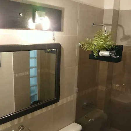 Excelente Departamento Con Balcon A La Calle Sobre Avenida Buenos Aires Exterior photo