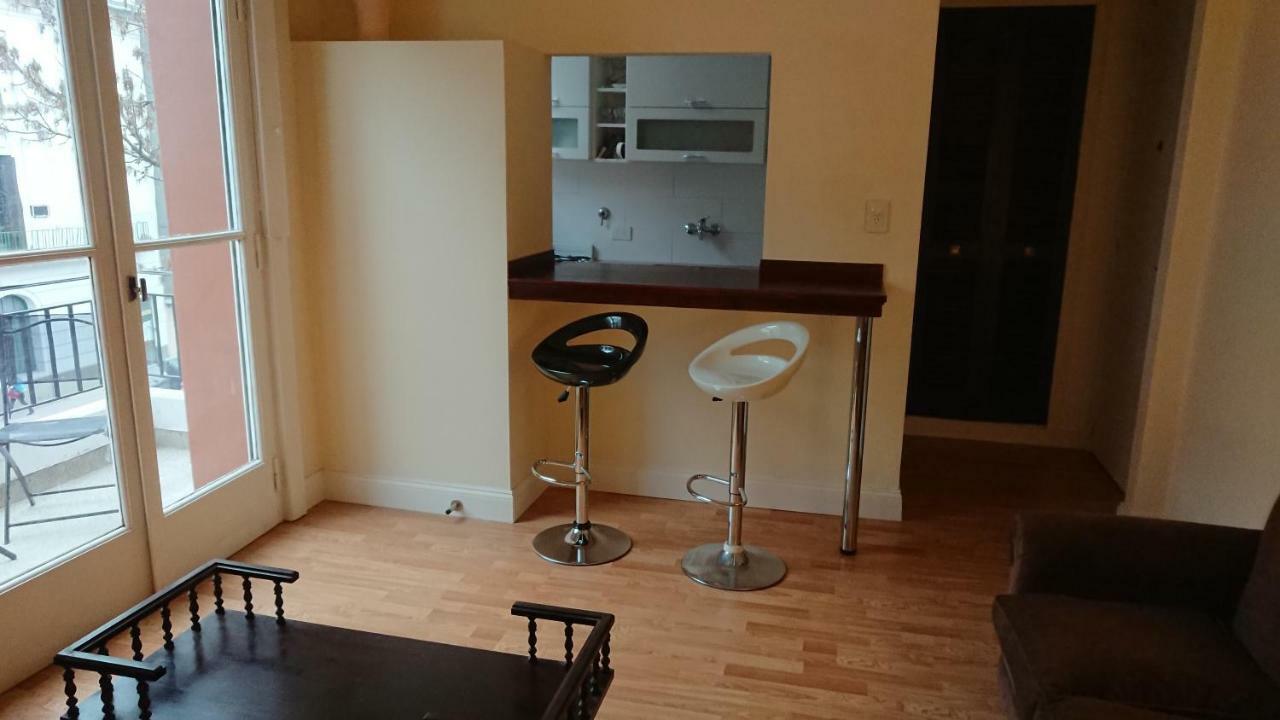 Apartment Excelente Departamento Con Balcon A La Calle Sobre Avenida *